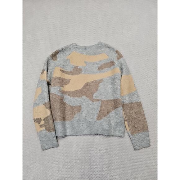 THML Sweater Womens Small Gray Camoflauge Pull Over Fuzzy & Warm - Picture 6 of 7